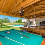 Mia With Heated Pool, Billiards And Large Garden - By Ta Leut Agency *