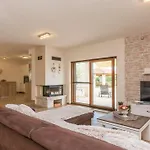 Mia With Heated Pool, Billiards And Large Garden - By Ta Leut Agency Βίλα Privlaka (Zadar)