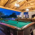 Βίλα Mia With Heated Pool, Billiards And Large Garden - By Ta Leut Agency