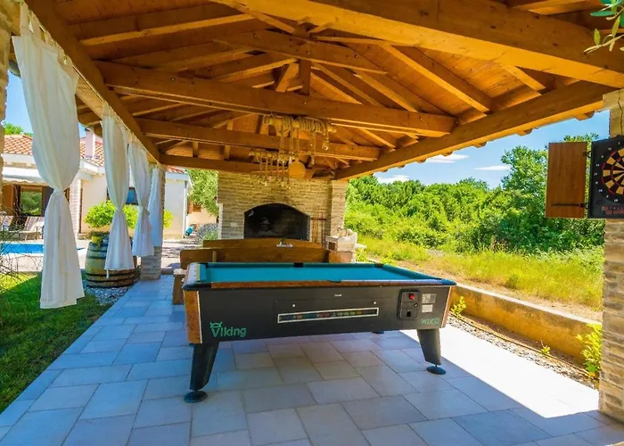 Mia With Heated Pool, Billiards And Large Garden - By Ta Leut Agency Villa