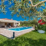 Mia With Heated Pool, Billiards And Large Garden - By Ta Leut Agency * Privlaka (Zadar)