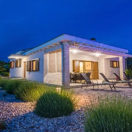 וילה Mia With Heated Pool, Billiards And Large Garden - By Ta Leut Agency פריבלאקה