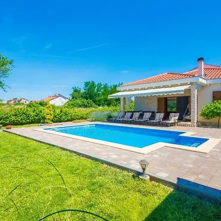 וילה Mia With Heated Pool, Billiards And Large Garden - By Ta Leut Agency *