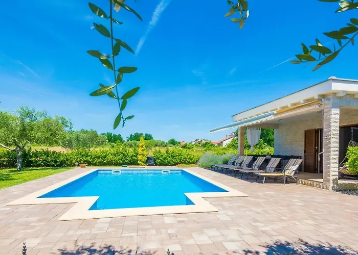 Mia With Heated Pool, Billiards And Large Garden - By Ta Leut Agency Villa *