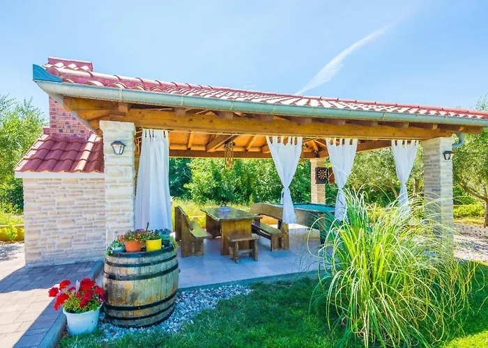 Mia With Heated Pool, Billiards And Large Garden - By Ta Leut Agency * Privlaka (Zadar)